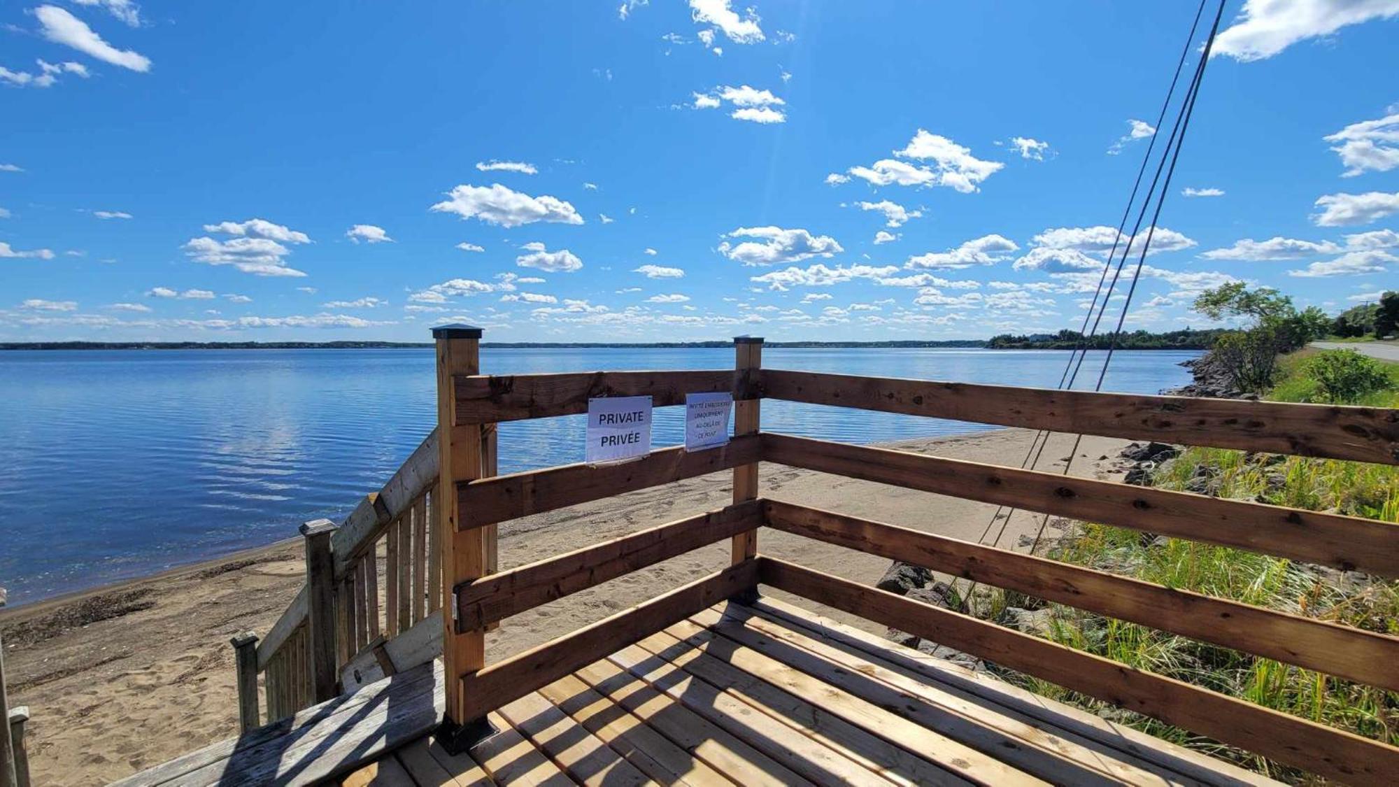 Auberge Vue D'La Dune - Dune View Inn Bouctouche Buitenkant foto